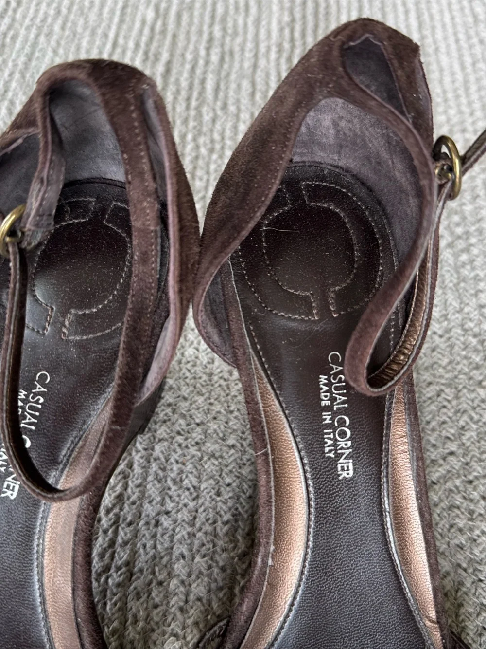Vintage Casual Corner Chocolate Brown Genuine Suede Ankle Strap Wedge Sandals 8